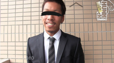 今風色黒スリムリーマンがスタッフ責めで限界寸前！長マラをカチカチにして大量射精